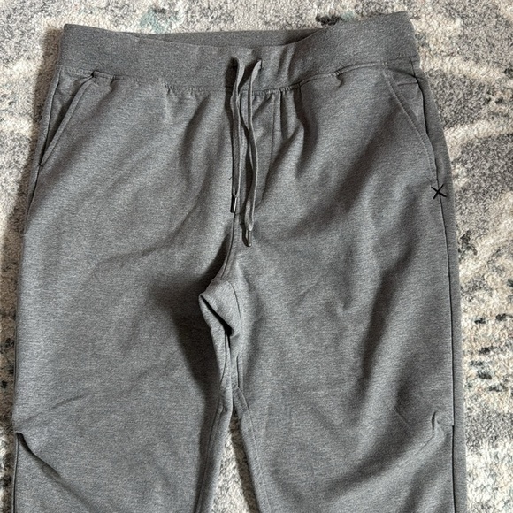 Men’s Cuts Hyperloop Sweatpants - Picture 2 of 11